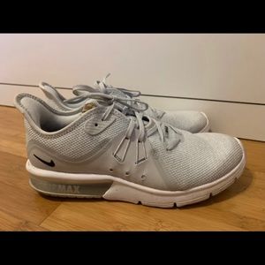 NIKE AIRMAX